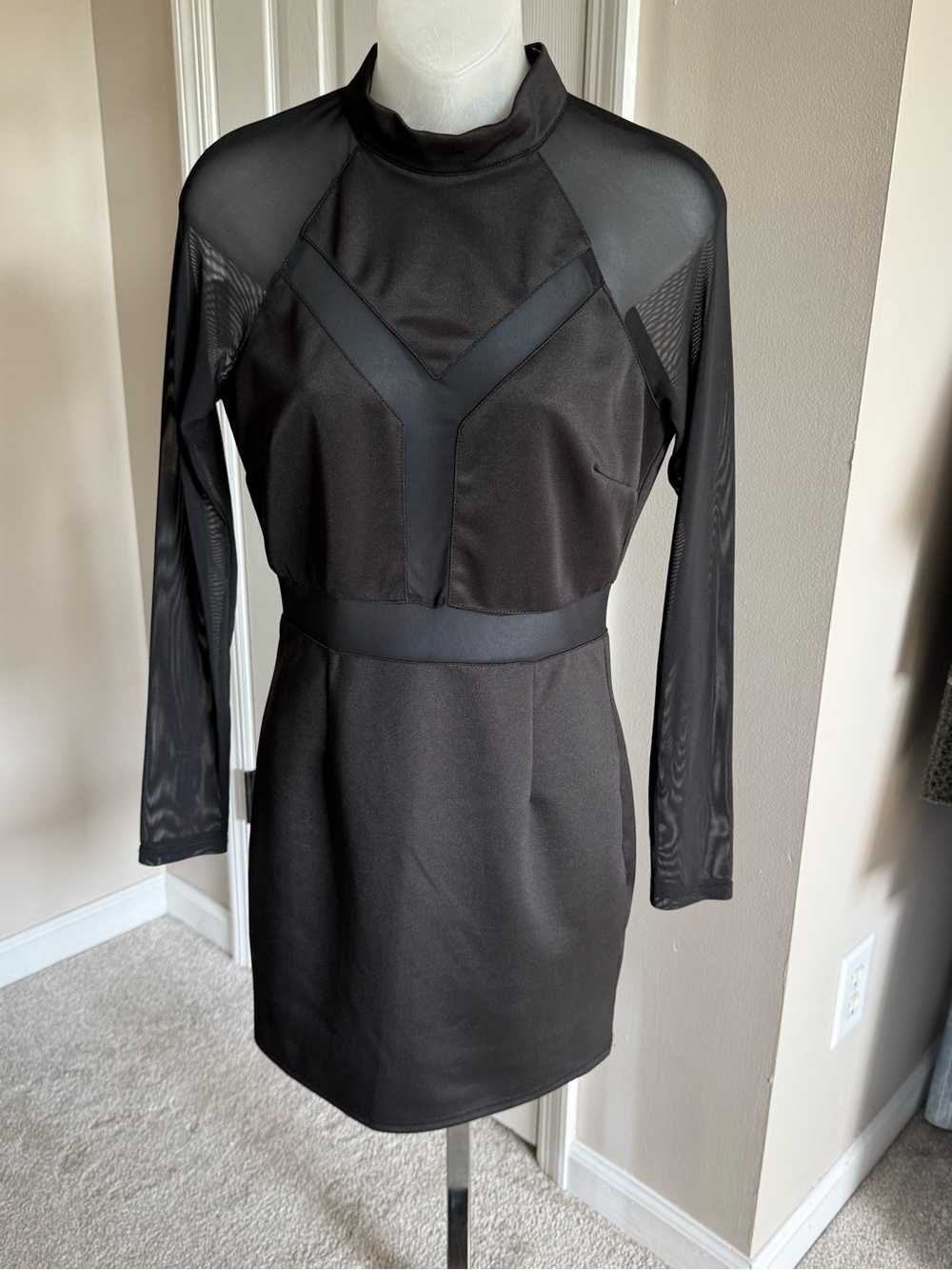 Source Unknown Black Long-Sleeve Mesh Paneled Mini Dress no Tag possible size sm